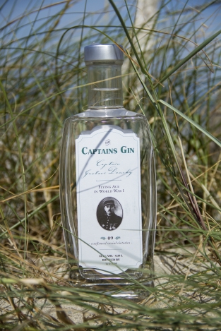 Captains gin Gustave Douchy 43.7% 0.5L . 