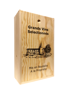 Kist met 2fl. hooggewaardeerde Franse rode wijnen