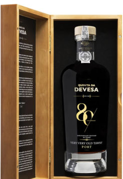 Quinta Da Devesa Porto 80 years anniversary LIMITED edition 20% 75cl + Houten kist